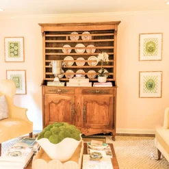 Lily of the Valley Trellis En Vert Art Print