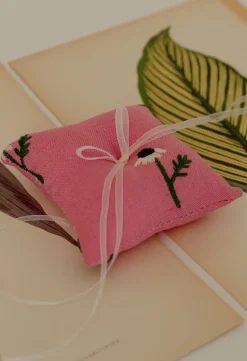 Manzanilla Ring Pillow in Pink