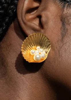 Maricela Earrings in Pearl