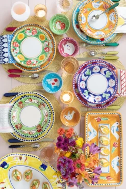 Melamine Campagna Assorted Sixteen-Piece Place Setting