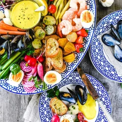 Newport Garden Gate Oval Rimmed Platter