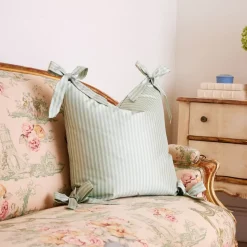 Noelle Bow Pillow in Wintergreen