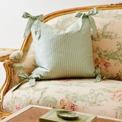 Noelle Bow Pillow in Wintergreen