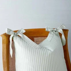 Noelle Bow Pillow in Wintergreen