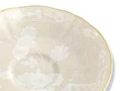 Oriente Italiano Antico Doccia Coffee Saucer in Meringa
