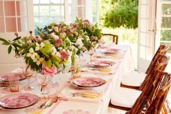 Oriente Italiano Bread Plate in Porpora