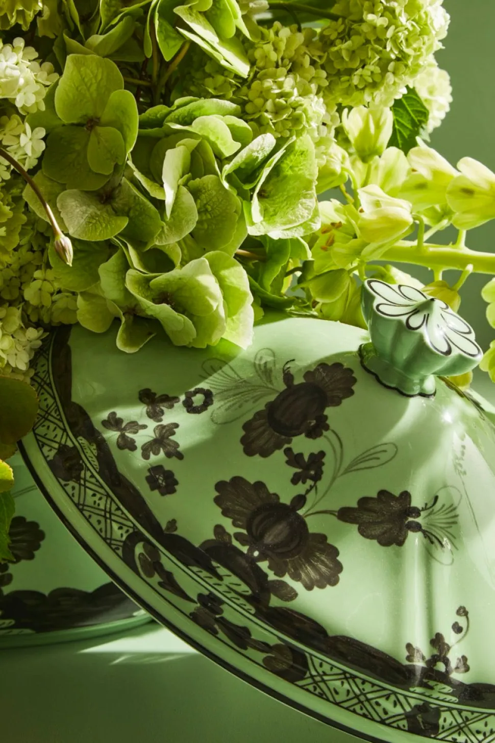 Oriente Italiano Oval Tureen With Cover in Bario