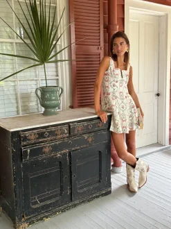 OTM Exclusive: Elaine Crème