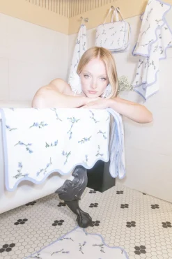 OTM For Kassatex: Floral Scallop Bath Mat