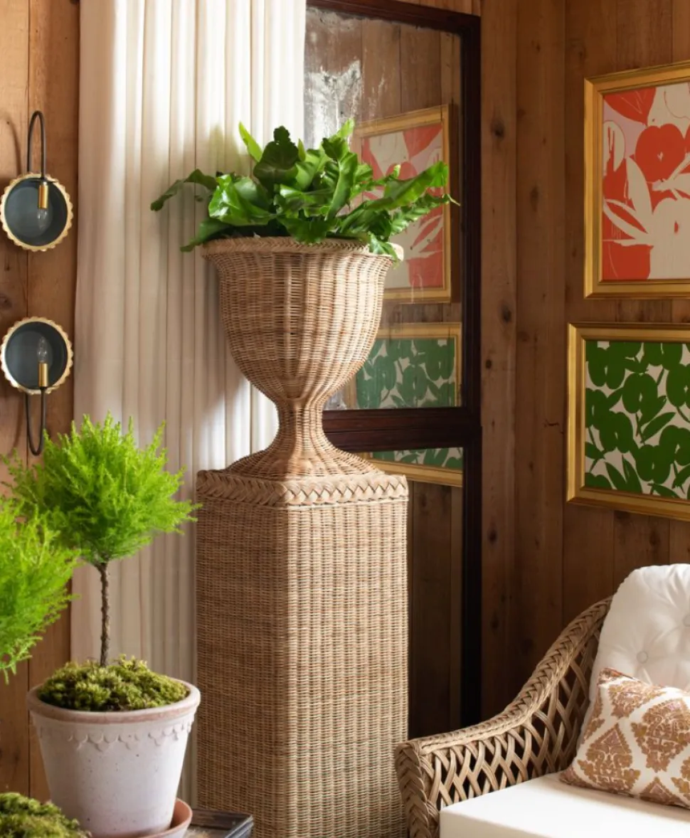 Outdoor Braided Pedestal