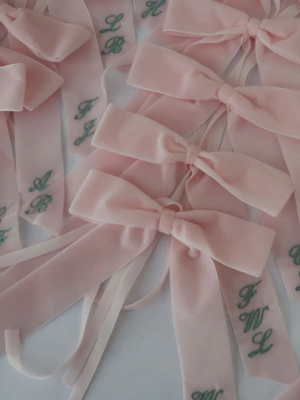 Personalized Velvet Place Bows, Set of 100
