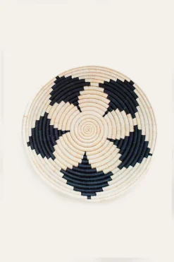 Petal Raffia Plateau