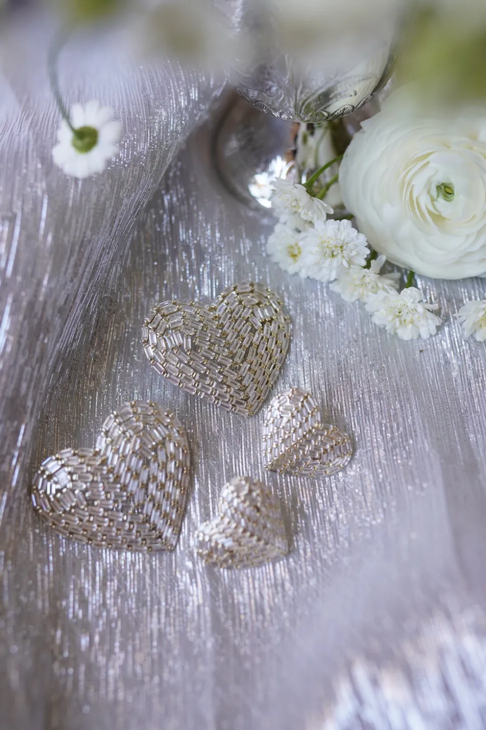 Petite Embellished Cœur Studs