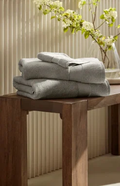 Plush Bath Towel Set in Pewter