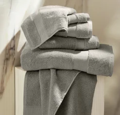 Plush Bath Towel Set in Pewter