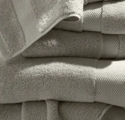 Plush Bath Towel Set in Pewter