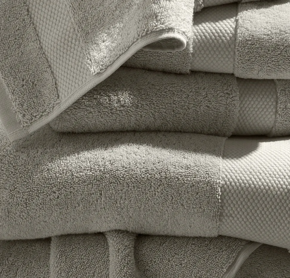 Plush Bath Towel Set in Pewter