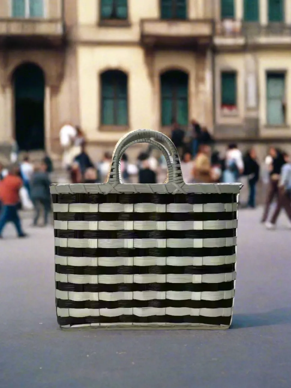 Retro-Travel Tote in Black & Grey