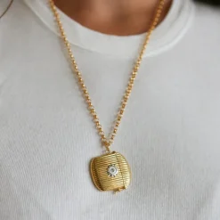 Ribbed Vesta Case Necklace