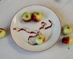 Ribbon Dessert Plates