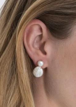 Rita Earrings in Pearl