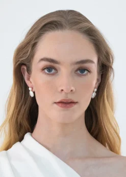 Rita Earrings in Pearl
