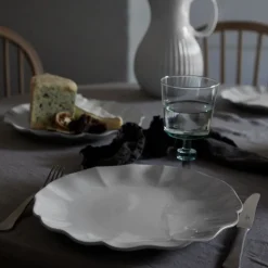 Rosa Collection Dinner Plates in White, Set of 6