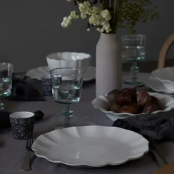 Rosa Collection Dinner Plates in White, Set of 6