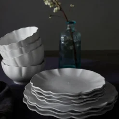 Rosa Collection Dinner Plates in White, Set of 6
