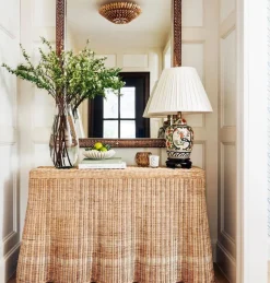 Scallop Entry Console 48"