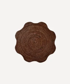 Scalloped Rattan Placemat in Brown