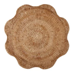 Scalloped Rattan Placemat in Natural