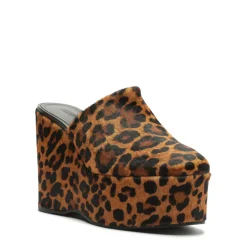 Sierra Hair Calf Pump in Leopard