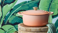 Signature Round Dutch Oven in Peche