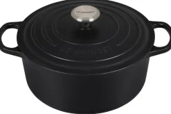 Signature Round Dutch Oven