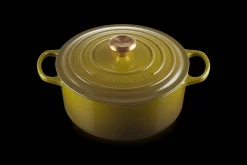 Signature Round Dutch Oven in Olive 5.5 qt.