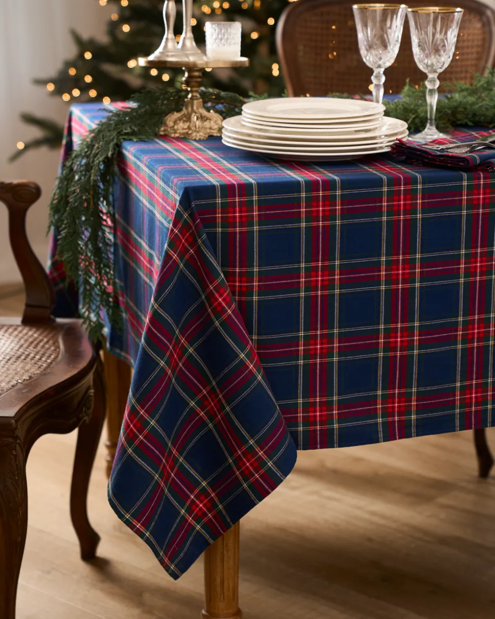 Signature Twill Tablecloth in Windsor Tartan