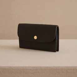 Skip 18 in Tumbled Grain Black