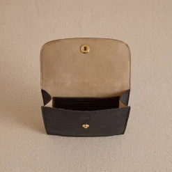 Skip 13 in Tumbled Grain Black