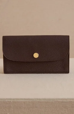 Skip 18 in Tumbled Grain Chocolate