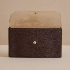 Skip 18 in Tumbled Grain Chocolate