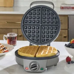 4-Slice Belgian Waffle Maker, Round