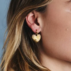 Small Ribbed Heart of Gold Huggies