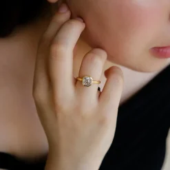 Solaire Levant Solitaire Diamond Ring