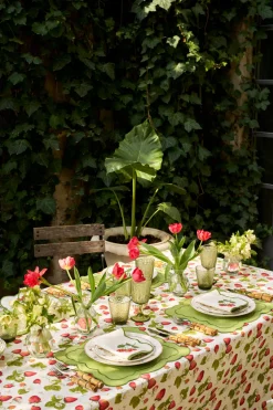 Strawberry Placemat and Napkin Set in Green