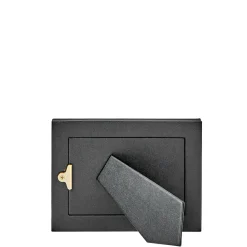 Studio Frame in Hydrangea Pebble Grain Leather