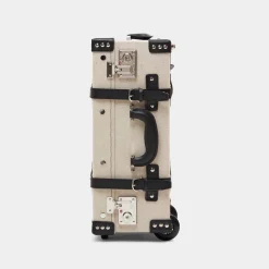 The Editor in Black Carryon