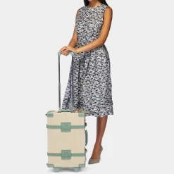 The Editor in Sea Green Carryon