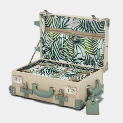 The Editor in Sea Green Carryon