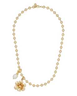 The Flower Meets The Pearl Necklace